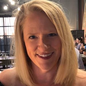 Meet your Posher, Mona